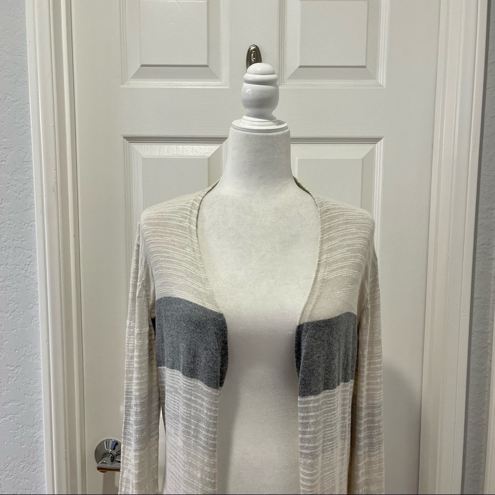 Cabi Nantucket Gray/Cream Long Duster Cardigan Size S - Picture 6 of 10